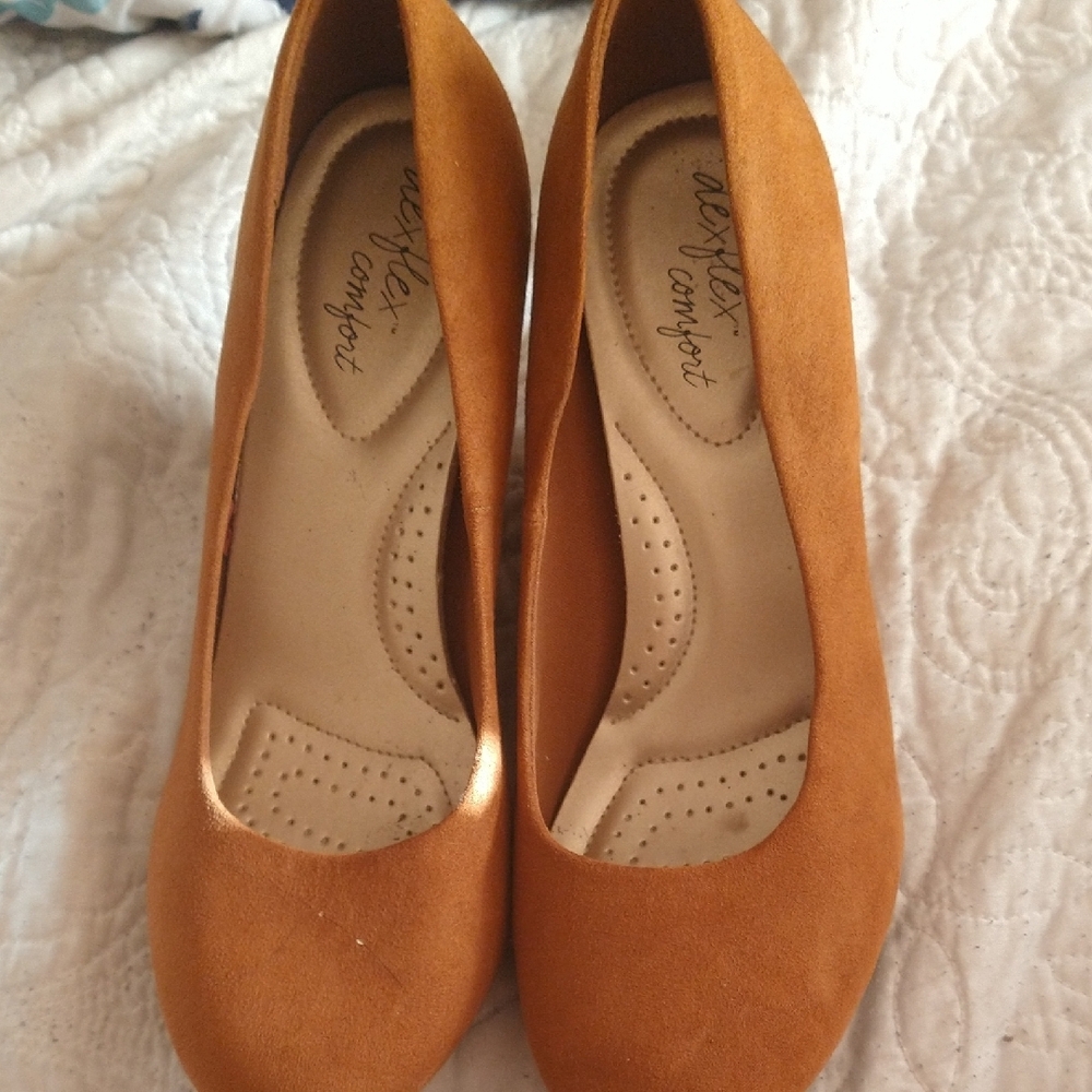 Dex Flex  Tan Heels Sophisticated Style